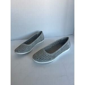 Cliffs by White Mountain Hollins Gray Perforated Polly Slip On Ballet Flats 9M